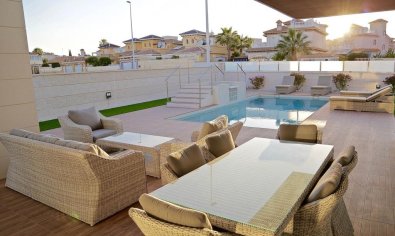 Obra nueva - Villa -
Orihuela Costa - Campoamor