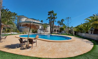 Luxury villa in Rojales: 7 bedrooms, private pool, turnkey