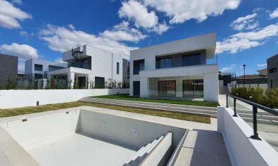 Obra nueva - Villa -
Manilva - La Duquesa