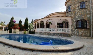 Exclusive villa with private pool and garden in Rojales, Costa Blanca