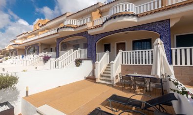 Encantadora casa adosada con piscina en Ciudad Quesada, 2 dormitorios