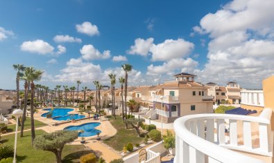 Encantadora casa adosada con piscina en Ciudad Quesada, 2 dormitorios