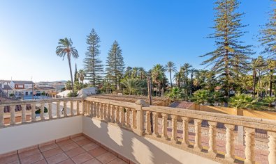 Resale - Villa -
Jacarilla