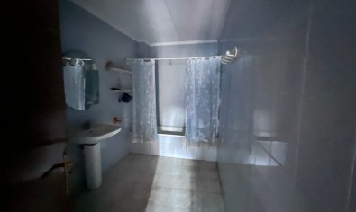 ﻿Gezellig herenhuis met 3 slaapkamers en dakterras in Jacarilla