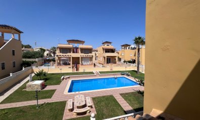 Resale - detached house -
Orihuela - Villamartin