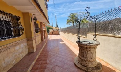 Resale - Country House -
Elche