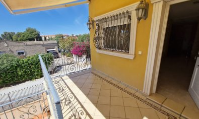 Resale - Country House -
Elche