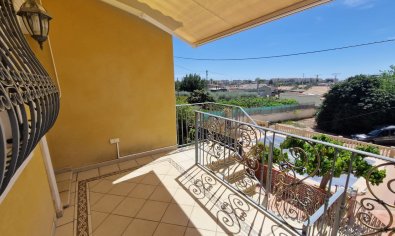 Resale - Country House -
Elche