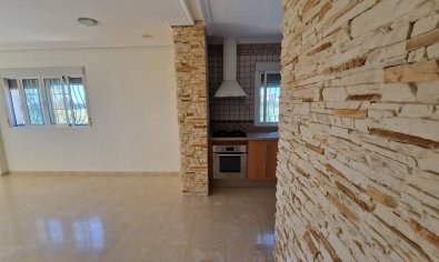 Resale - Country House -
Elche