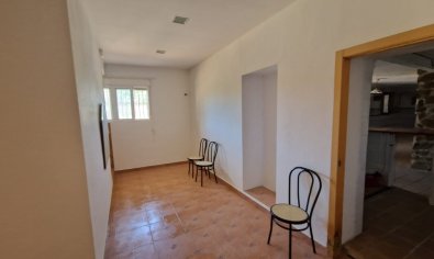 Resale - Country House -
Elche