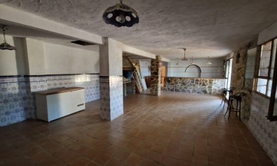 Resale - Country House -
Elche