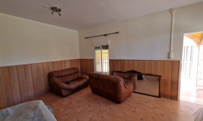 Resale - Country House -
Elche