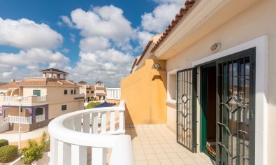 Encantadora casa adosada con piscina en Ciudad Quesada, 2 dormitorios