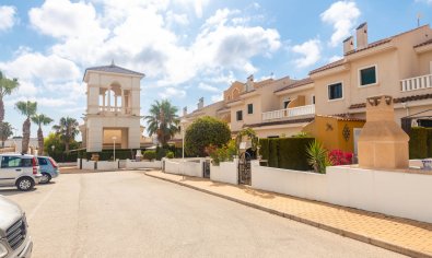 Encantadora casa adosada con piscina en Ciudad Quesada, 2 dormitorios