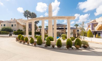 Encantadora casa adosada con piscina en Ciudad Quesada, 2 dormitorios