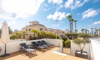 Encantadora casa adosada con piscina en Ciudad Quesada, 2 dormitorios