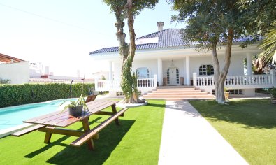 Bestaande bouw - Villa -
Torrevieja - Torreta Florida