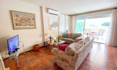 Spacious villa with sea views and garden in Los Alcazares, close to the beach