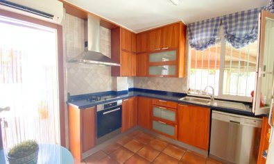 Spacious villa with sea views and garden in Los Alcazares, close to the beach