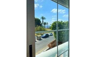 Spacious villa with sea views and garden in Los Alcazares, close to the beach