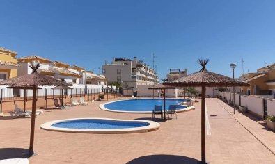 Reventa - Town house / semi detached -
Orihuela - Entre Naranjos Vistabella