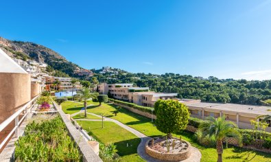 Luxe appartement in Altea met 2 slaapkamers, zwembad & balkon