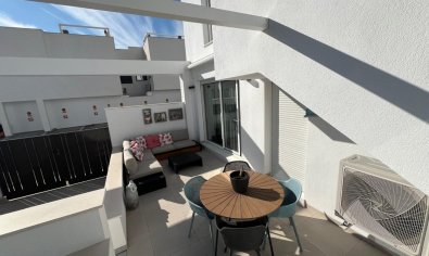 Modern begane-grond hoek appartement in Pilar de la Horadada