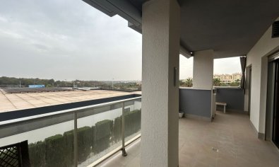 Moderno Apartamento con Terraza en Venta en Villacosta, Orihuela Costa