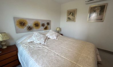 Moderno Apartamento con Terraza en Venta en Villacosta, Orihuela Costa