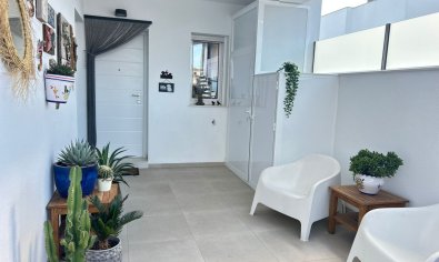 Modern begane-grond hoek appartement in Pilar de la Horadada