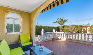 Bestaande bouw - Villa -
Torrevieja - La Siesta