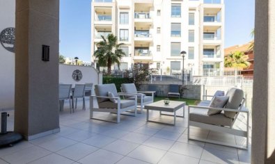 Hermoso apartamento en planta baja en Valentino Golf I, Villamartín