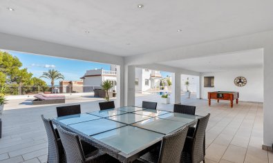 Luxury villa in San Miguel de Salinas with private pool and 6 bedrooms