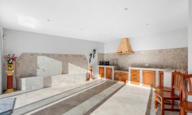 Luxury villa in San Miguel de Salinas with private pool and 6 bedrooms