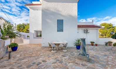Luxury villa in San Miguel de Salinas with private pool and 6 bedrooms