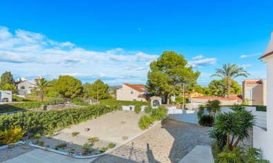 Luxury villa in San Miguel de Salinas with private pool and 6 bedrooms