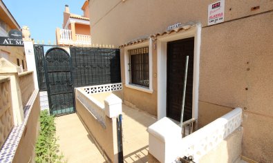 Reventa - Adosado -
Torrevieja - Pueblo/ PLAYA