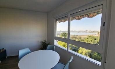 Reventa - Apartamento / piso -
Torrevieja - El Acequión - Los Náufragos