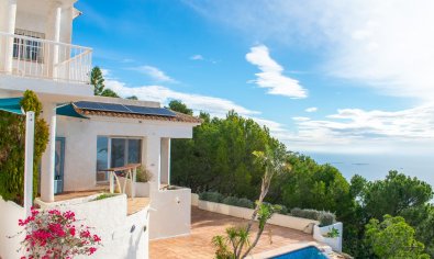Luxury villa in Altea with private pool, 3 bedrooms and panoramic views