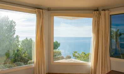 Luxury villa in Altea with private pool, 3 bedrooms and panoramic views