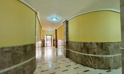 Bestaande bouw - Appartement -
Torrevieja - Pueblo/ PLAYA