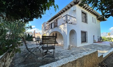 Resale - Villa -
Albir
