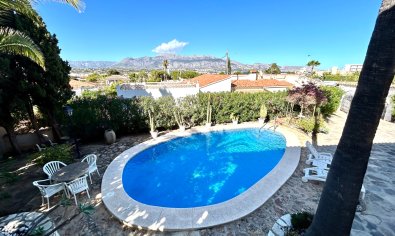 Resale - Villa -
Albir