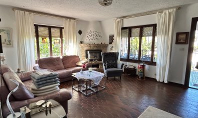 Resale - Villa -
Albir