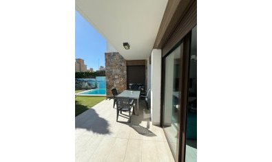 Reventa - Villa -
Orihuela Costa - Montezenia