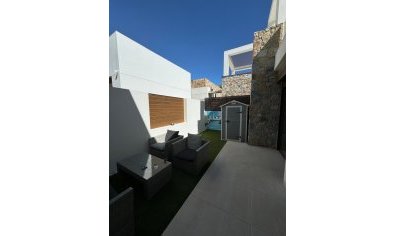 Reventa - Villa -
Orihuela Costa - Montezenia