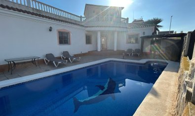 Reventa - Villa -
Los Alcazares - Santa Rosalia