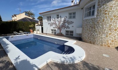 Resale - Villa -
Benimar