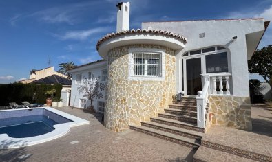 Resale - Villa -
Benimar