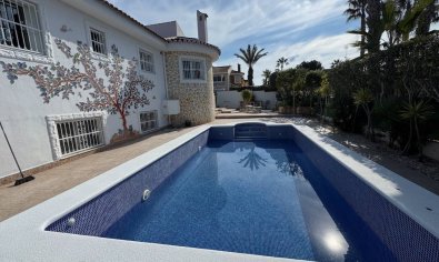 Resale - Villa -
Benimar